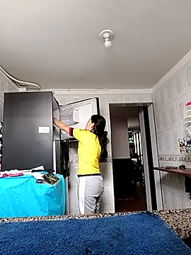 Snapshot of Tefannyy_ chatting on February 14, 2025, 3:36 pm Tefannyy online show from February 14, 2025, 3:36 pm