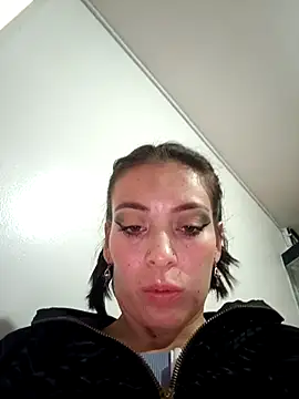 Snapshot of Tefannyy_ chatting on February 26, 2025, 9:31 pm Tefannyy online show from February 26, 2025, 9:31 pm