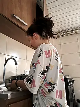 Snapshot of Tefannyy_ chatting on September 14, 2025, 3:45 pm Tefannyy online show from September 14, 2025, 3:45 pm