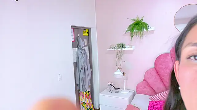 Snapshot of ChanelAdamss_ chatting on November 26, 2025, 3:39 am ChanelAdamss online show from November 26, 2025, 3:39 am