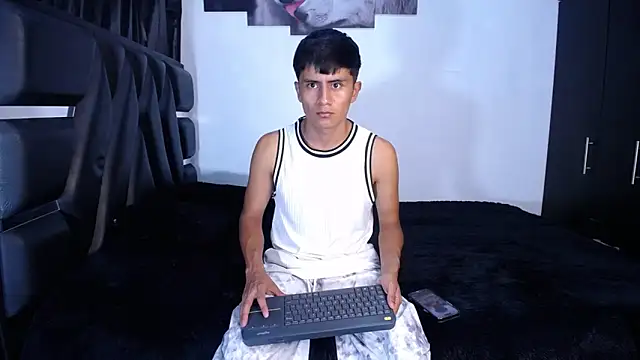 Snapshot of The__Rodriguez chatting on September 29, 2025, 11:54 pm The Rodriguez online show from September 29, 2025, 11:54 pm