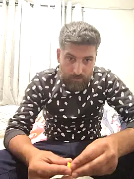 Snapshot of Calin251283 chatting on November 8, 2025, 6:44 pm Calin251283 online show from November 8, 2025, 6:44 pm