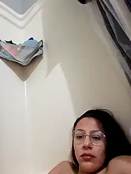 Snapshot of vikkilushh chatting on March 9, 2025, 9:46 am vikkilushh online show from March 9, 2025, 9:46 am