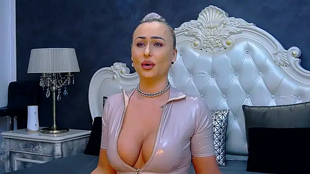 Snapshot of Ema_Boom chatting on January 17, 2025, 6:26 am Ema Boom online show from January 17, 2025, 6:26 am