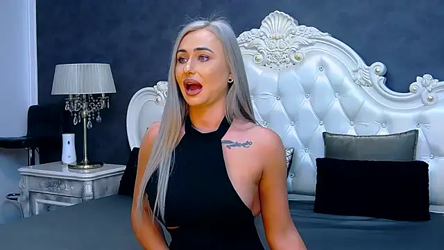 Snapshot of Ema_Boom chatting on December 23, 2024, 2:28 pm Ema Boom online show from December 23, 2024, 2:28 pm