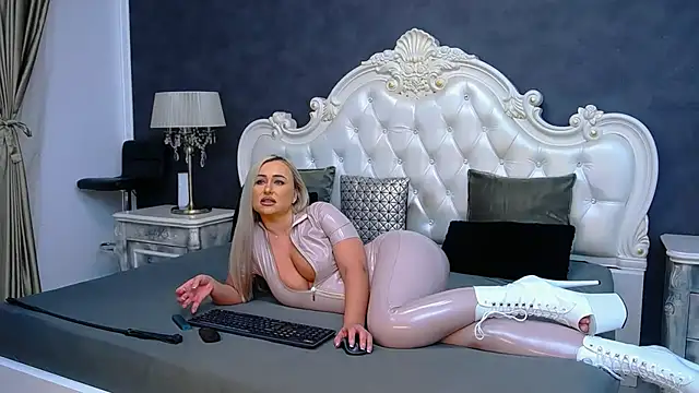 Snapshot of Ema_Boom chatting on February 21, 2025, 9:56 am Ema Boom online show from February 21, 2025, 9:56 am