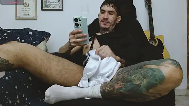 Snapshot of IaDoherty chatting on November 1, 2025, 8:08 am IaDoherty online show from November 1, 2025, 8:08 am