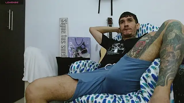 Snapshot of IaDoherty chatting on November 18, 2025, 3:10 am IaDoherty online show from November 18, 2025, 3:10 am