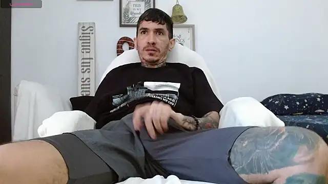 Snapshot of IaDoherty chatting on December 4, 2025, 4:28 pm IaDoherty online show from December 4, 2025, 4:28 pm