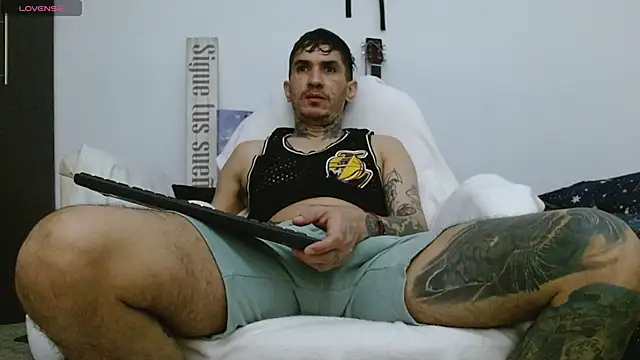 Snapshot of IaDoherty chatting on November 28, 2025, 7:30 am IaDoherty online show from November 28, 2025, 7:30 am