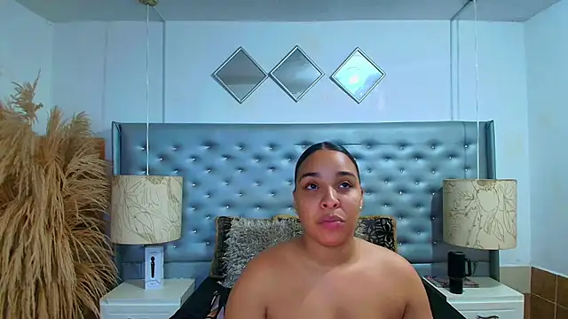 EileenBenzon online show from November 18, 2025, 2:53 pm