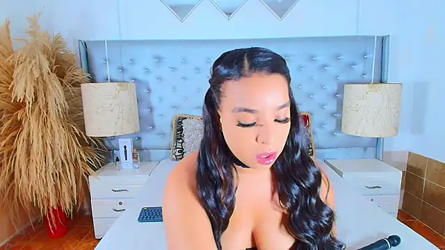 EileenBenzon online show from October 11, 2025, 3:07 am