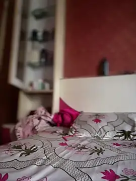 ved240 online show from September 24, 2025, 6:20 am