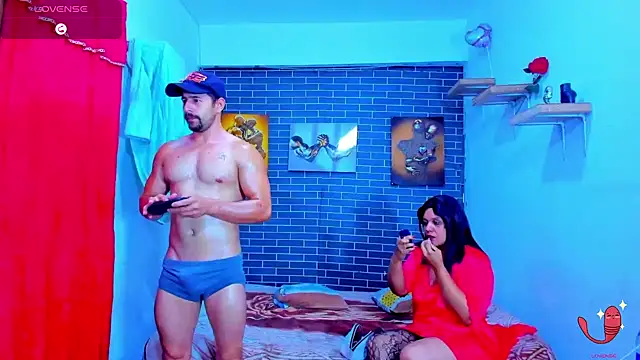 Snapshot of alessandro27yleonora chatting on February 17, 2026, 10:56 am alessandro27yleonora online show from February 17, 2026, 10:56 am