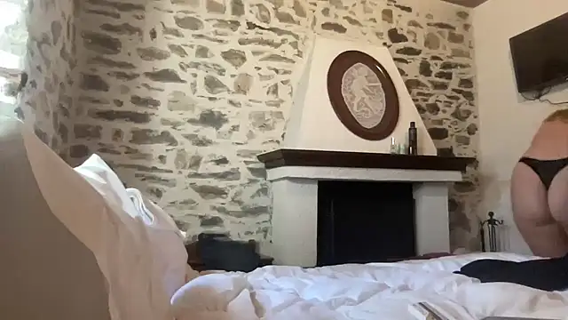 YourGreekAnna online show from June 21, 2026, 2:56 pm
