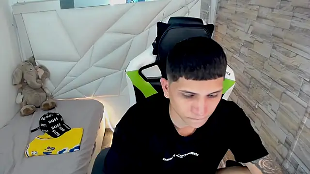 Snapshot of Brayan_lopezz chatting on March 18, 2025, 7:01 pm Brayan lopezz online show from March 18, 2025, 7:01 pm