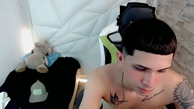 Snapshot of Brayan_lopezz chatting on February 3, 2025, 3:59 pm Brayan lopezz online show from February 3, 2025, 3:59 pm