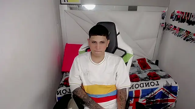 Snapshot of Brayan_lopezz chatting on May 7, 2026, 3:33 am Brayan lopezz online show from May 7, 2026, 3:33 am