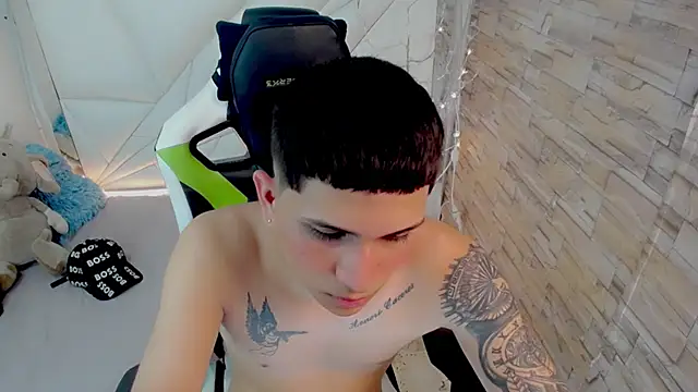 Snapshot of Brayan_lopezz chatting on March 17, 2025, 3:50 pm Brayan lopezz online show from March 17, 2025, 3:50 pm