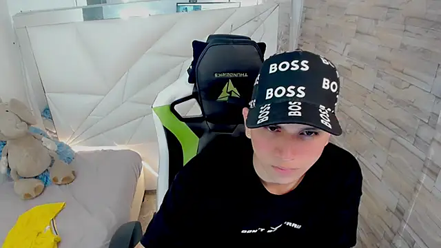 Snapshot of Brayan_lopezz chatting on March 18, 2025, 12:50 pm Brayan lopezz online show from March 18, 2025, 12:50 pm