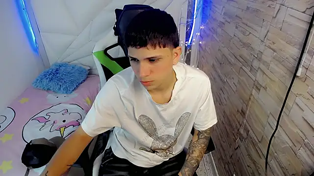 Snapshot of Brayan_lopezz chatting on January 21, 2025, 12:29 pm Brayan lopezz online show from January 21, 2025, 12:29 pm