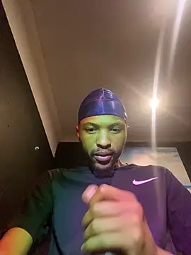 Snapshot of BlueIceCube chatting on October 5, 2025, 1:40 am BlueIceCube online show from October 5, 2025, 1:40 am