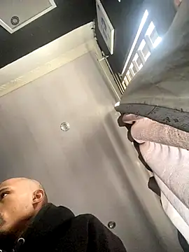 Snapshot of BlueIceCube chatting on November 7, 2025, 6:07 am BlueIceCube online show from November 7, 2025, 6:07 am