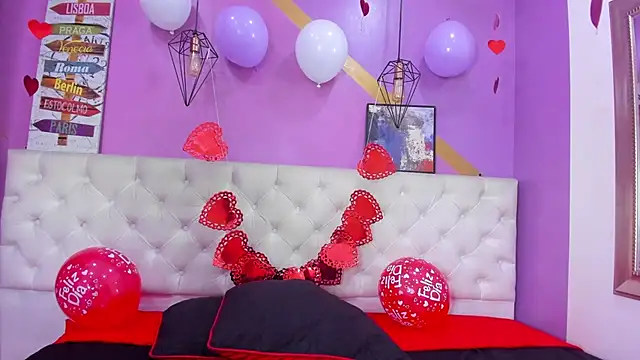 Snapshot of Candypoppy77 chatting on February 25, 2025, 11:37 pm Candypoppy77 online show from February 25, 2025, 11:37 pm