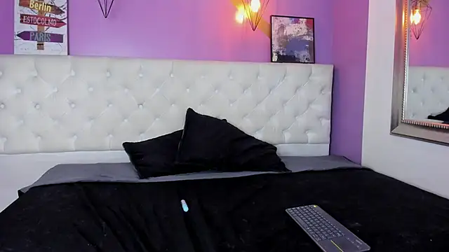 Snapshot of Candypoppy77 chatting on January 11, 2025, 11:24 pm Candypoppy77 online show from January 11, 2025, 11:24 pm