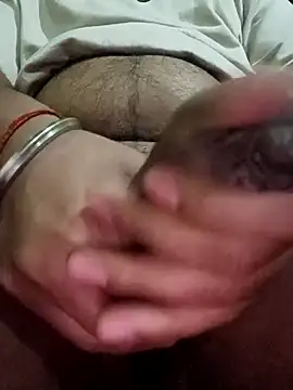 Snapshot of random_1210 chatting on November 27, 2025, 4:29 pm random 1210 online show from November 27, 2025, 4:29 pm