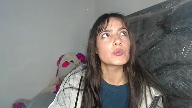 Snapshot of skinny_sweet2411 chatting on March 20, 2026, 4:24 am skinny sweet2411 online show from March 20, 2026, 4:24 am