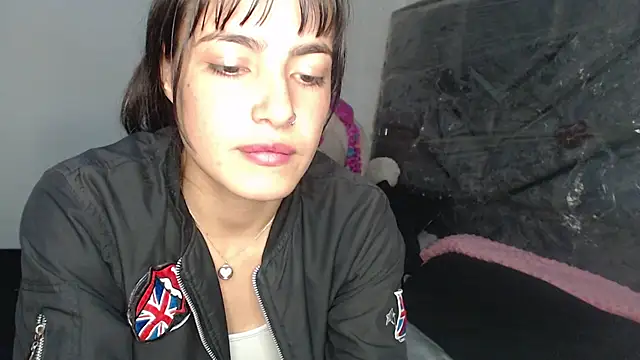 Snapshot of skinny_sweet2411 chatting on March 17, 2026, 4:32 pm skinny sweet2411 online show from March 17, 2026, 4:32 pm