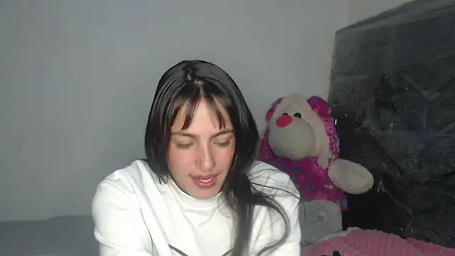 Snapshot of skinny_sweet2411 chatting on March 28, 2026, 11:06 pm skinny sweet2411 online show from March 28, 2026, 11:06 pm