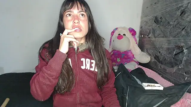 skinny sweet2411 online show from February 2, 2026, 6:29 pm