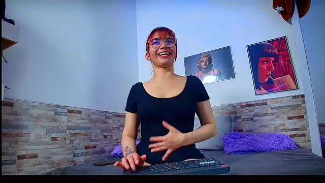 Melannytaylor online show from December 18, 2025, 11:52 pm