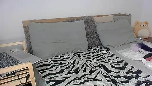 Snapshot of cat_woman_BD chatting on November 3, 2025, 5:49 pm cat woman BD online show from November 3, 2025, 5:49 pm