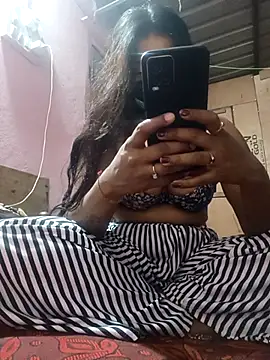 queensenorita online show from March 10, 2025, 7:29 pm