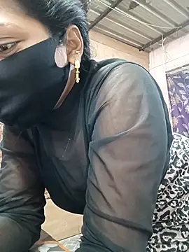 queensenorita online show from November 28, 2025, 8:14 am