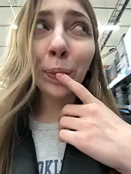 Snapshot of Sunny___Bunny chatting on January 17, 2026, 11:58 am Sunny Bunny online show from January 17, 2026, 11:58 am