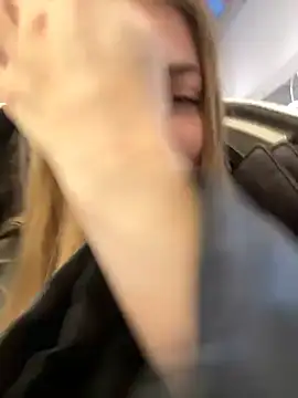 Snapshot of Sunny___Bunny chatting on December 20, 2025, 12:19 pm Sunny Bunny online show from December 20, 2025, 12:19 pm