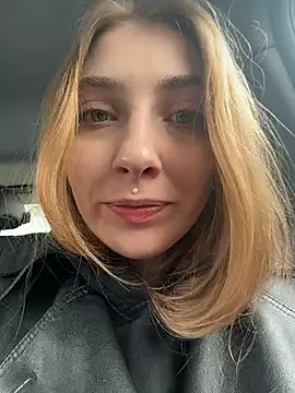 Snapshot of Sunny___Bunny chatting on February 10, 2026, 12:15 pm Sunny Bunny online show from February 10, 2026, 12:15 pm