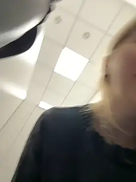 Snapshot of Sunny___Bunny chatting on October 22, 2025, 12:15 pm Sunny Bunny online show from October 22, 2025, 12:15 pm