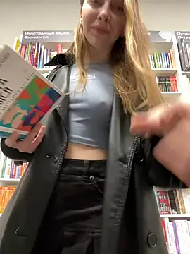 Snapshot of Sunny___Bunny chatting on October 24, 2025, 1:10 pm Sunny Bunny online show from October 24, 2025, 1:10 pm