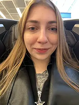 Snapshot of Sunny___Bunny chatting on December 2, 2025, 10:17 am Sunny Bunny online show from December 2, 2025, 10:17 am