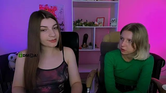 Snapshot of pure_radiance1 chatting on September 23, 2025, 5:36 am pure radiance1 online show from September 23, 2025, 5:36 am