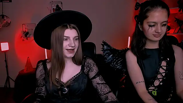 Snapshot of pure_radiance1 chatting on October 22, 2025, 9:53 am pure radiance1 online show from October 22, 2025, 9:53 am