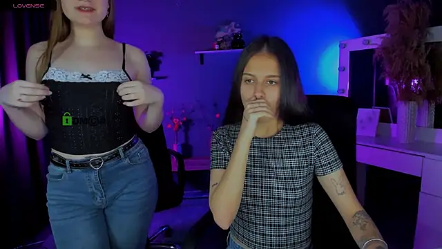 Snapshot of pure_radiance1 chatting on September 15, 2025, 1:11 pm pure radiance1 online show from September 15, 2025, 1:11 pm