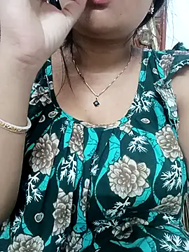 Snapshot of Priya_2222 chatting on May 6, 2026, 6:45 pm Priya 2222 online show from May 6, 2026, 6:45 pm