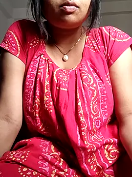 Snapshot of Priya_2222 chatting on February 27, 2025, 5:40 am Priya 2222 online show from February 27, 2025, 5:40 am