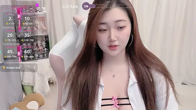 Snapshot of Stars_Elyn chatting on March 14, 2025, 12:29 pm Stars Elyn online show from March 14, 2025, 12:29 pm